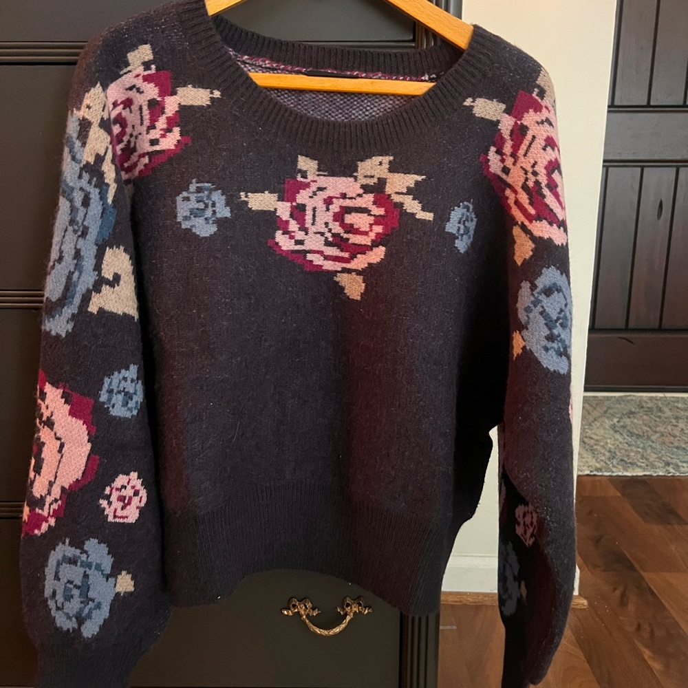 VICI Zandra Floral Sweater - Picture 4 of 8